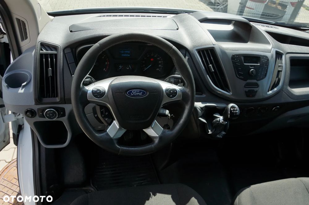 Ford Transit - 11