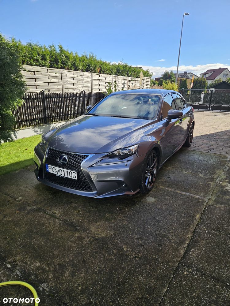 Lexus IS F Sport - 2