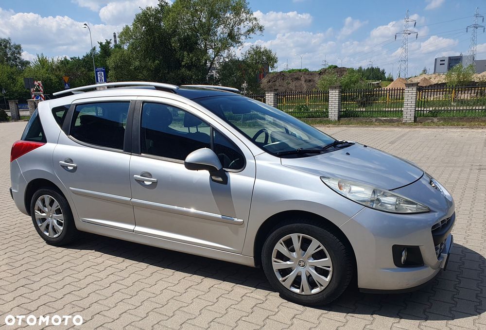 Peugeot 207 - 1