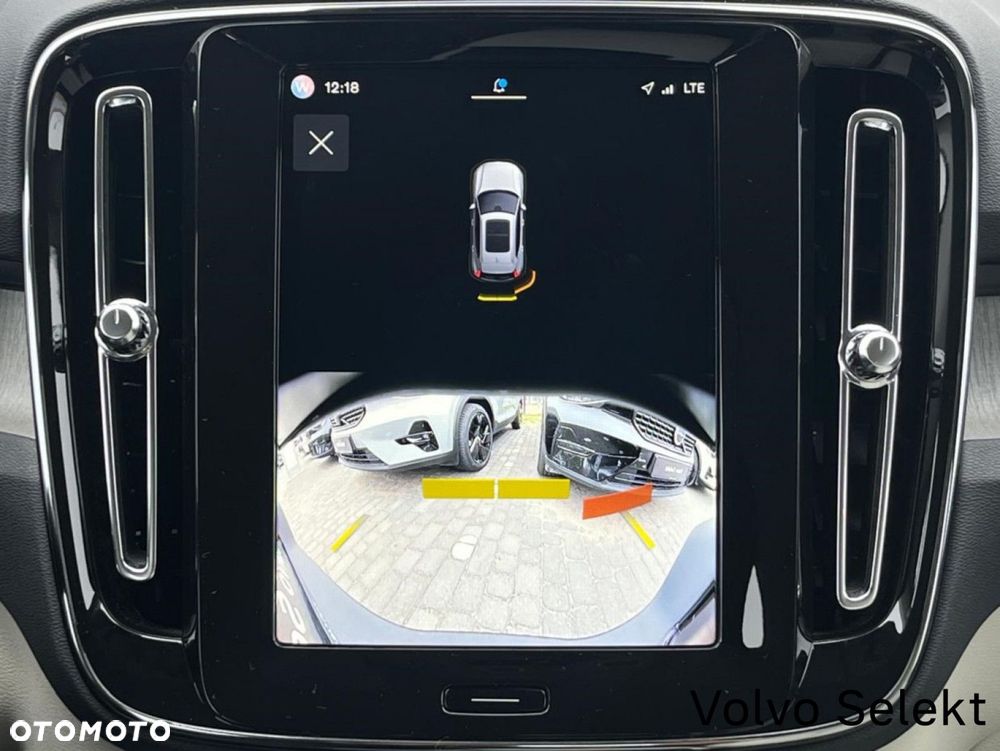 Volvo XC 40 - 25