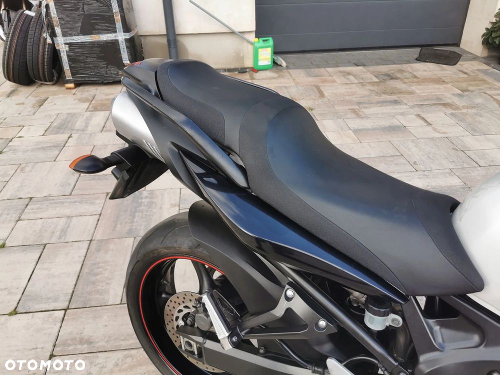 Yamaha FZ6 - 20
