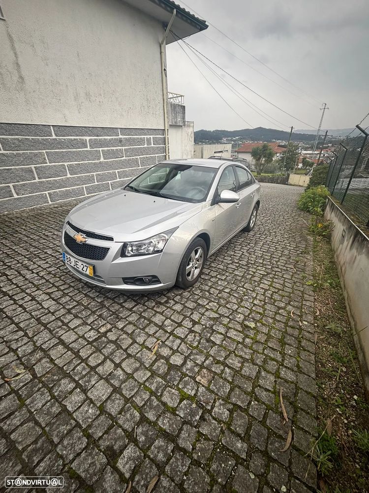 Chevrolet Cruze 1.6 LS - 2