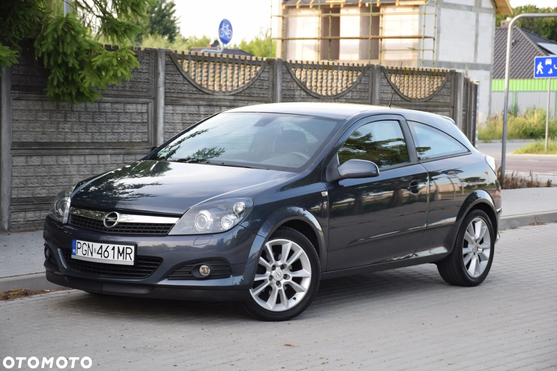 Opel Astra III GTC 1.6 Cosmo - 5