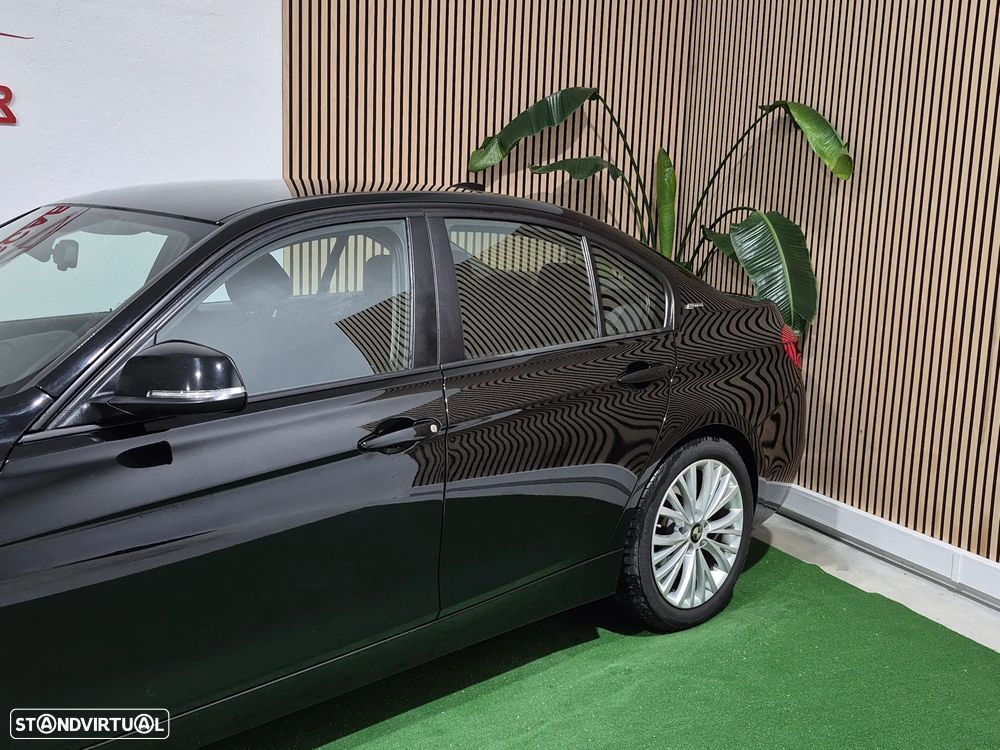 BMW 330 e iPerformance Advantage - 4