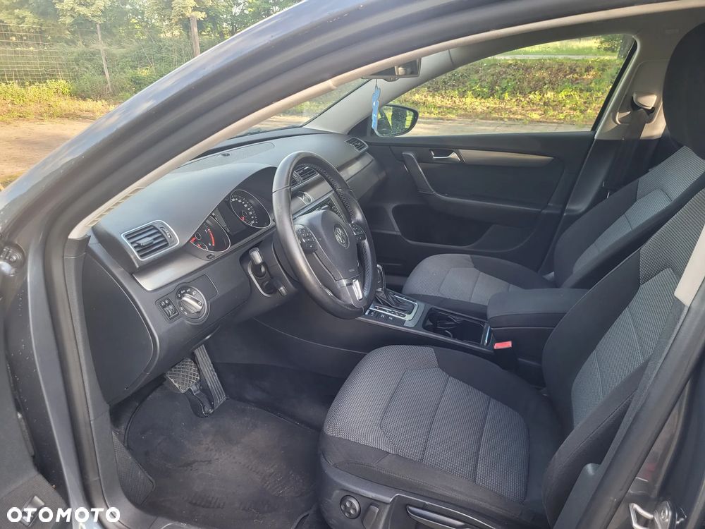 Volkswagen Passat - 4