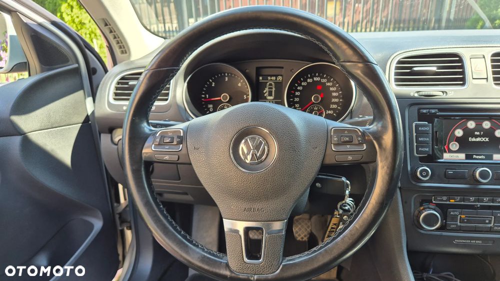 Volkswagen Golf 1.6 TDI DPF BlueMotion - 21