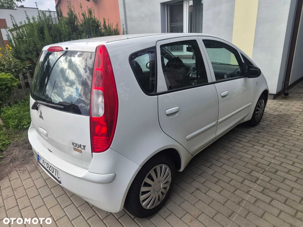 Mitsubishi Colt - 2