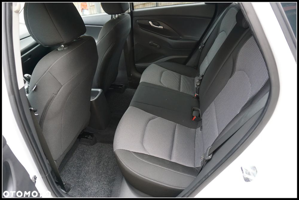 Hyundai i30 1.5 DPI Modern - 11
