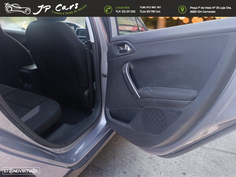 Peugeot 2008 1.2 PureTech Style - 18