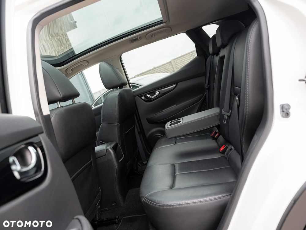 Nissan Qashqai 1.6 dCi Xtronic TEKNA+ - 14