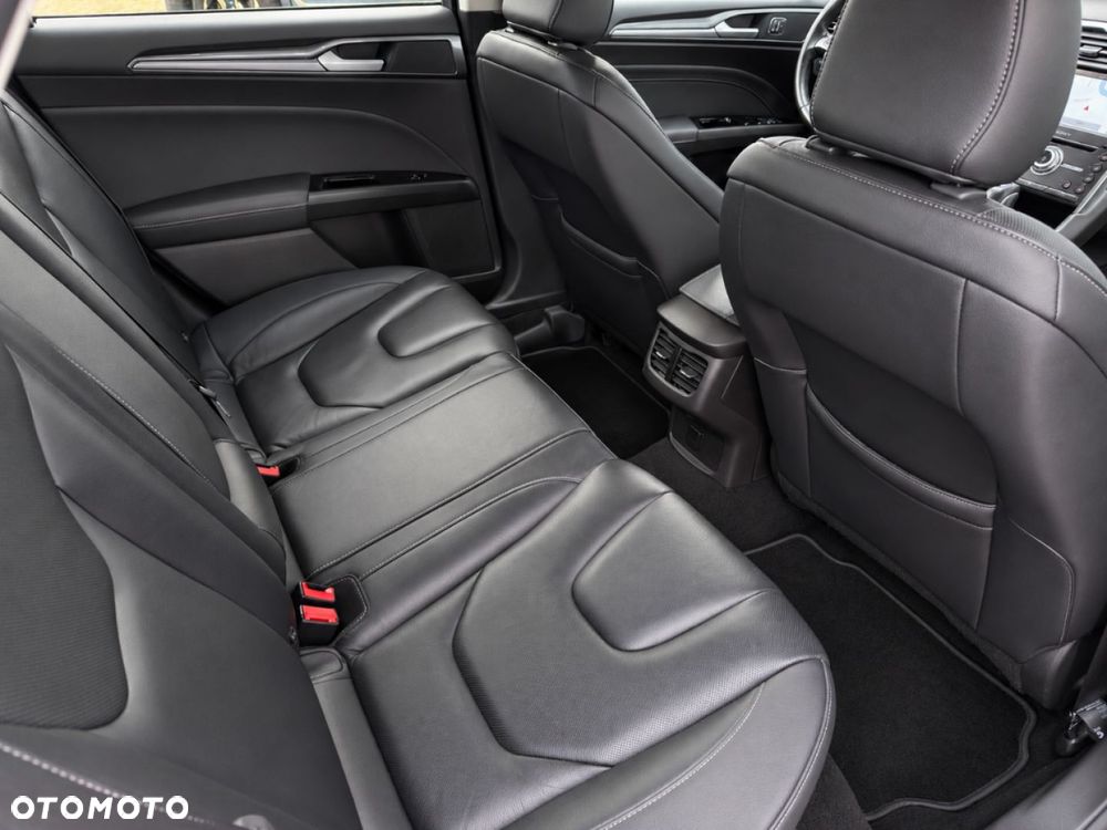 Ford Mondeo - 34