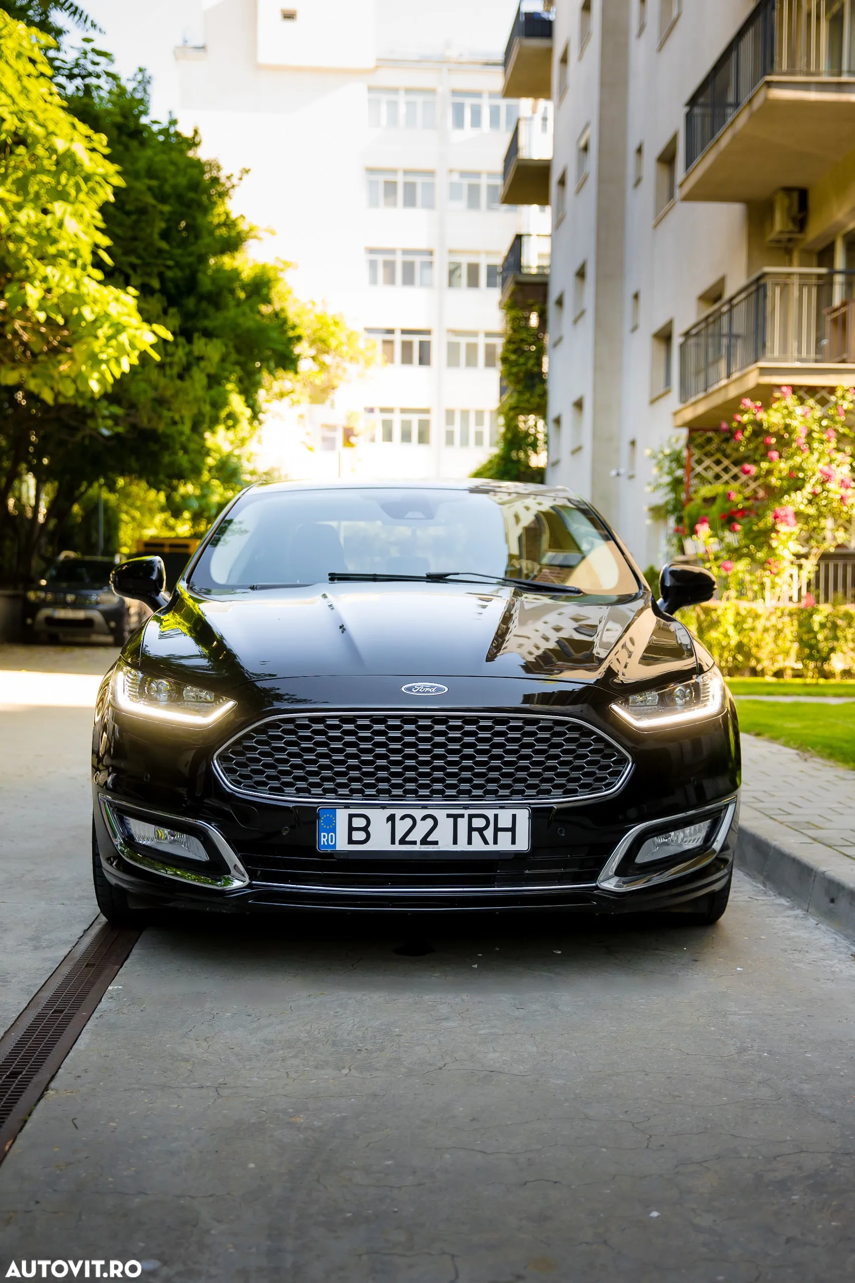 Ford Mondeo 2.0 HEV Vignale - 12