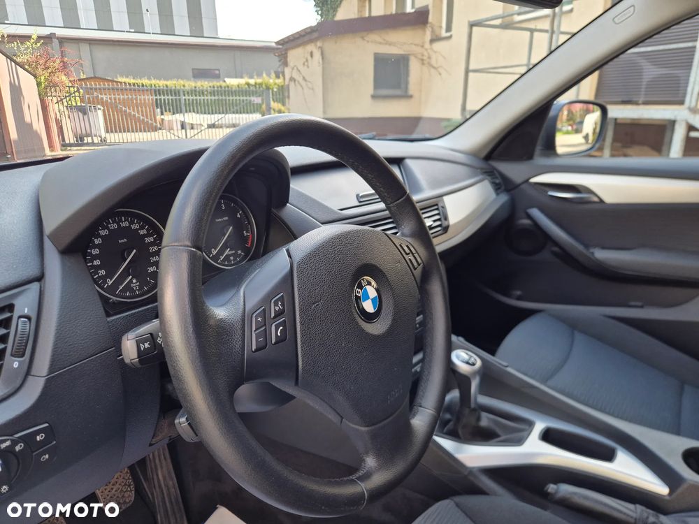 BMW X1 sDrive18d xLine - 11