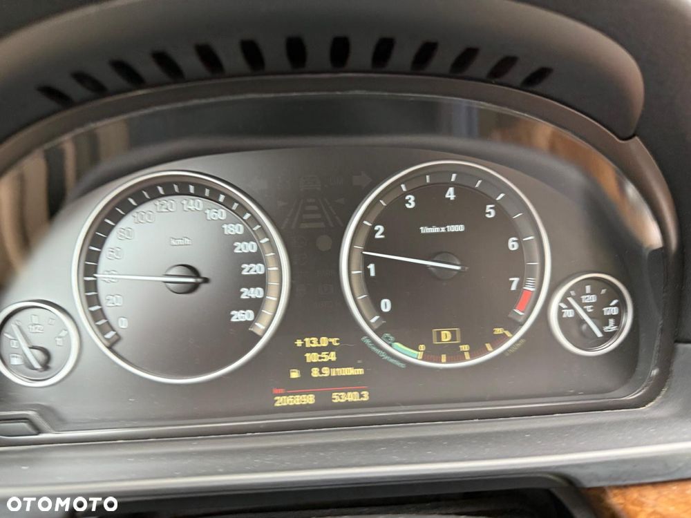 BMW Seria 5 528i Sport-Aut - 14