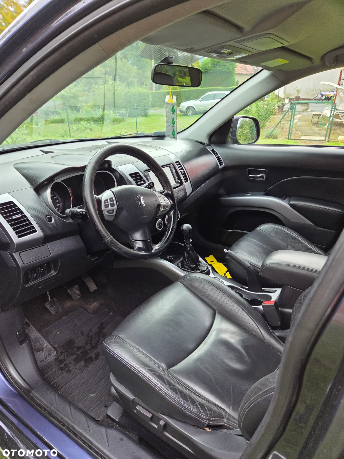 Peugeot 4007 - 12