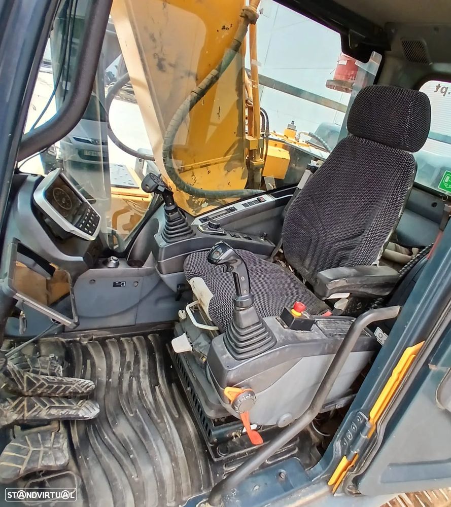 Hyundai HX220L e Cabeça Logmax 6000 Escavadora Florestal - 7