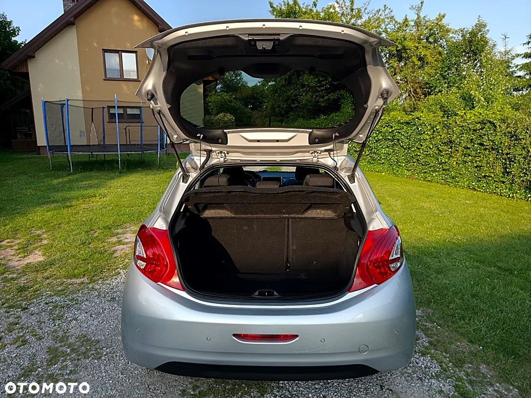 Peugeot 208 1.2 PureTech Style - 25