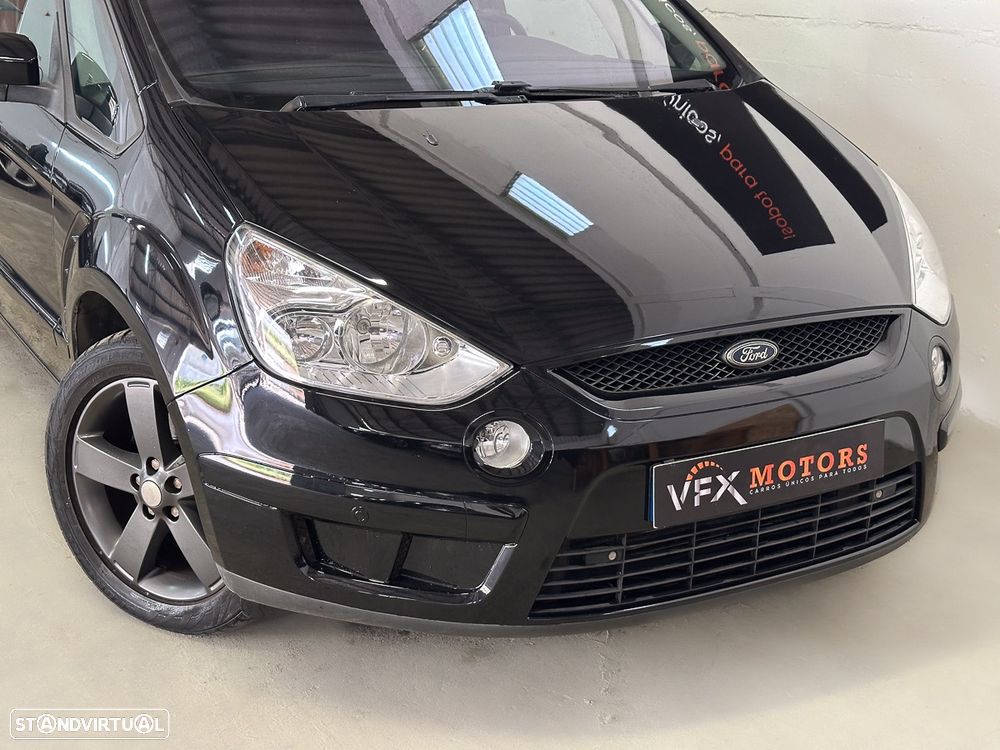 Ford S-Max 2.0 TDCi Titanium 7L - 23