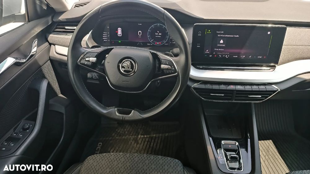 Skoda Octavia Combi 2.0 TDI DSG Style - 11