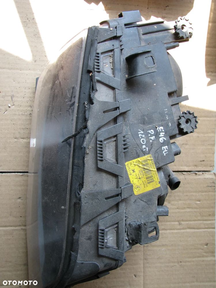 LAMPA PRZEDNIA PRAWA BMW E 46 - 2
