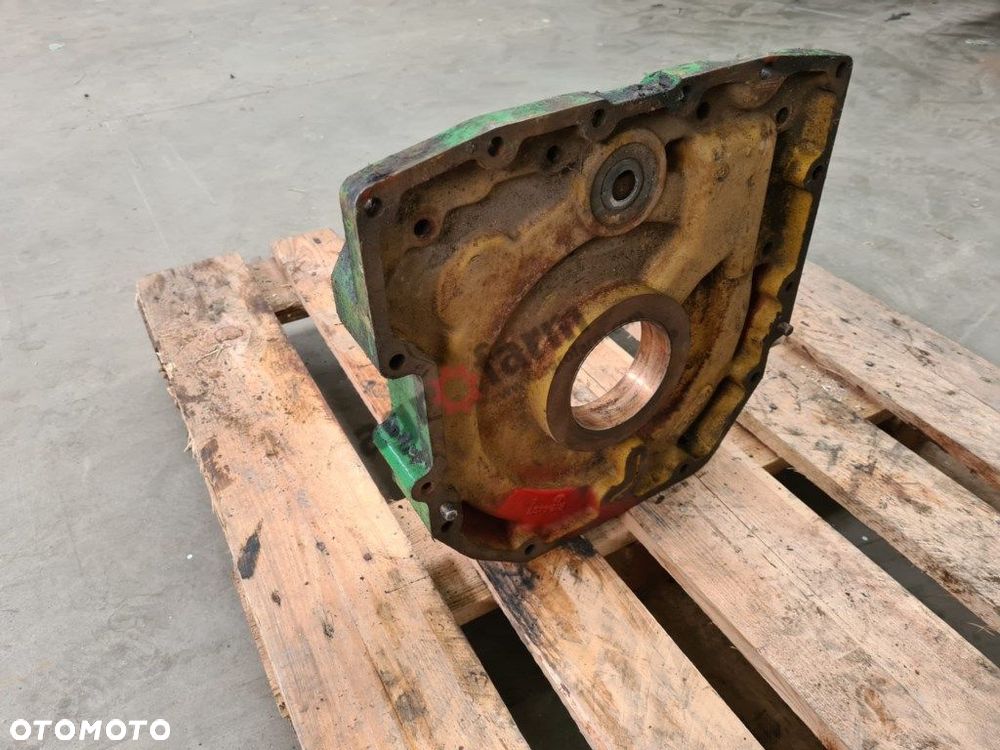 OBUDOWA SKRZYNI R124437 JOHN DEERE 7600 7700 7800 - 1