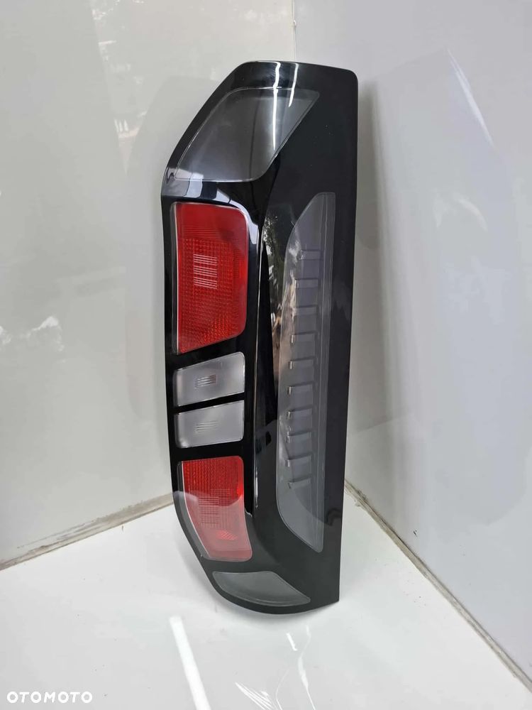 LAMPA TYLNA PRAWA TYŁ FORD TRANSIT CUSTOM IDEALNA - 2