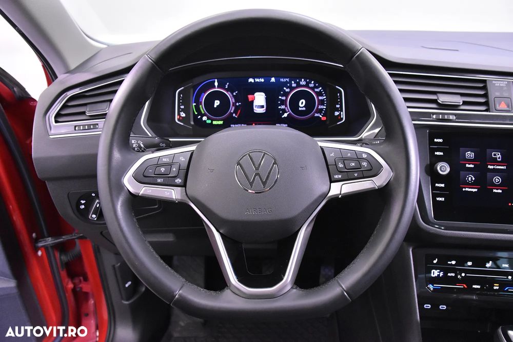 Volkswagen Tiguan - 16