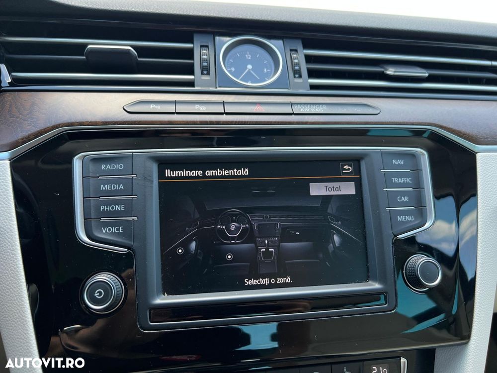 Volkswagen Passat - 25