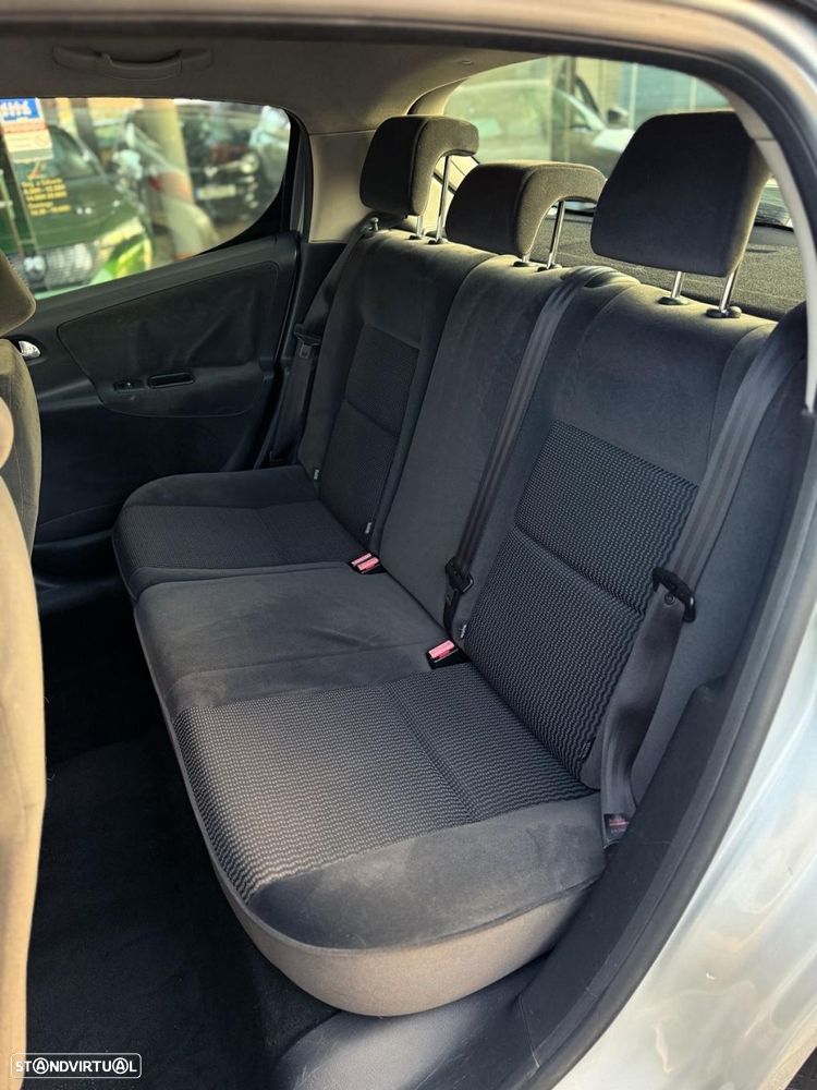 Peugeot 207 1.4 HDi Premium - 22