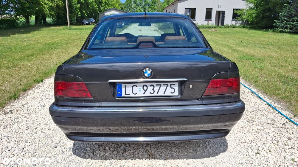 BMW Seria 7 740d - 23