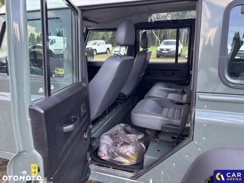 Land Rover Defender - 17