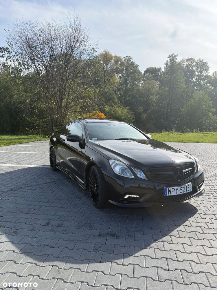 Mercedes-Benz E-Class 2009 photo 2