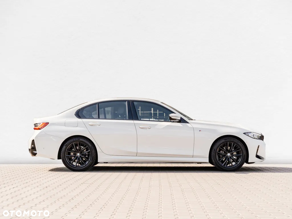 BMW Seria 3 318i M Sport - 4