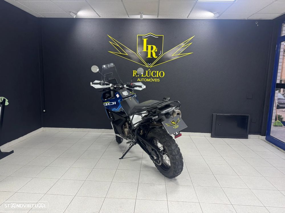 Husqvarna Norden 901 Expedition - 16