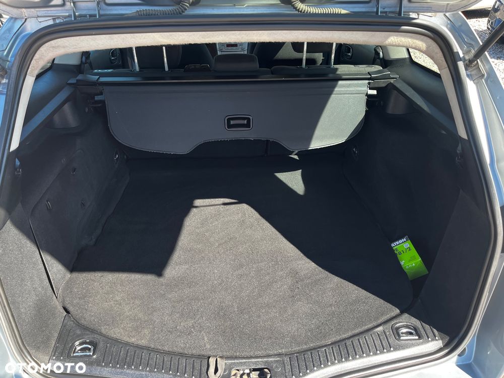 Ford Mondeo 2.0 TDCi Ambiente - 24