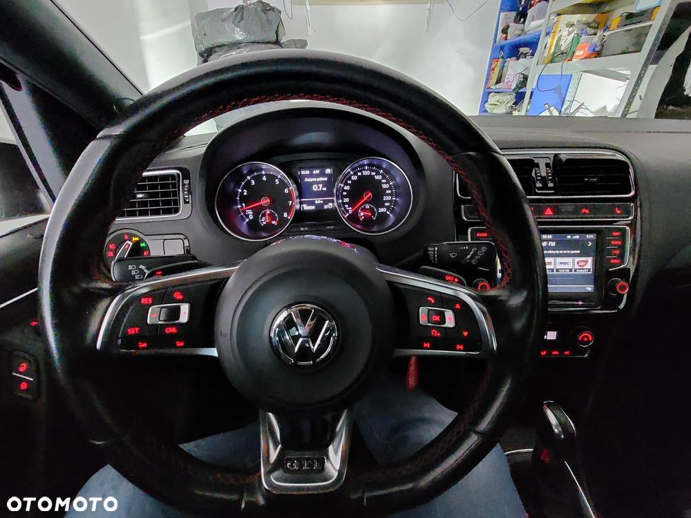 Volkswagen Polo - 10