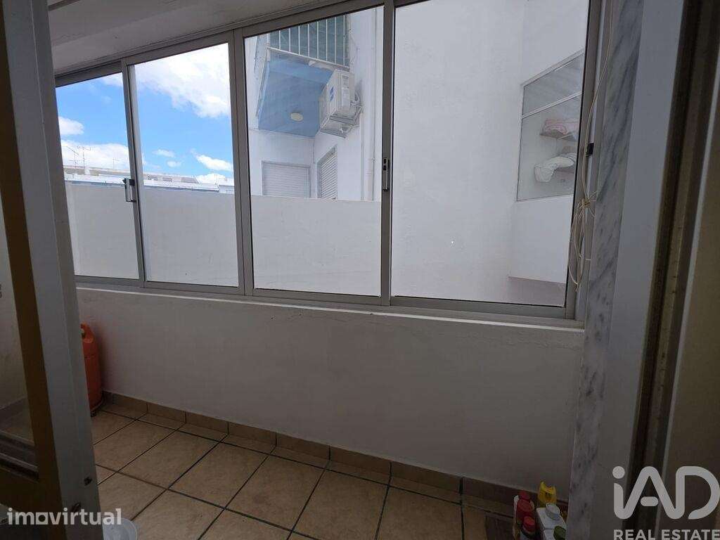 Apartamento T2 em Quelfes de 86 m2 - Grande imagem: 5/6