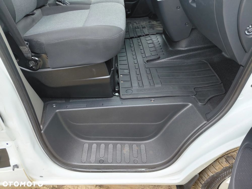 Nissan INTERSTAR L2H2/150KM - 13