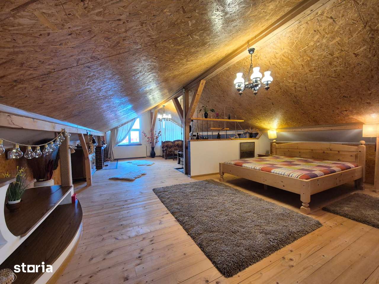 De închiriat – Apartament elegant cu scară interioară, zona Piața Mică — fotografia 2