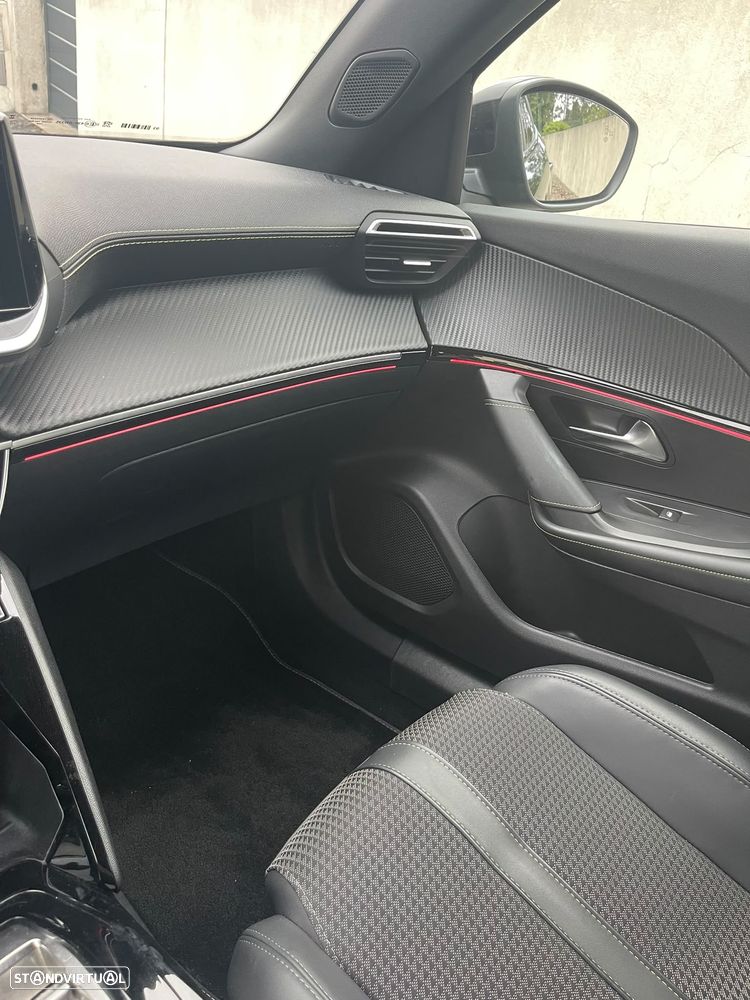 Peugeot 2008 1.2 PureTech GT EAT8 - 15
