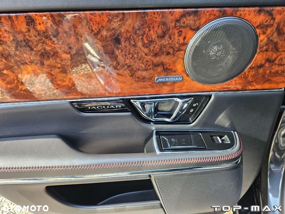 Jaguar XJ - 29