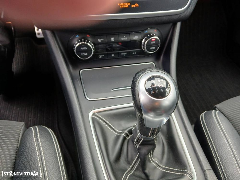 Mercedes-Benz CLA 200 d Shooting Brake Urban - 27