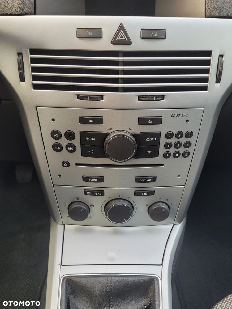 Opel Astra 1.6 Edition 111 Jahre - 12