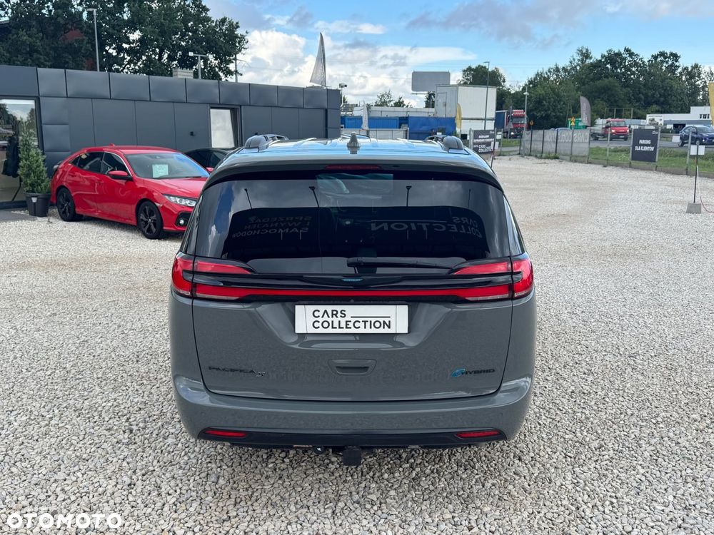 Chrysler Pacifica - 6
