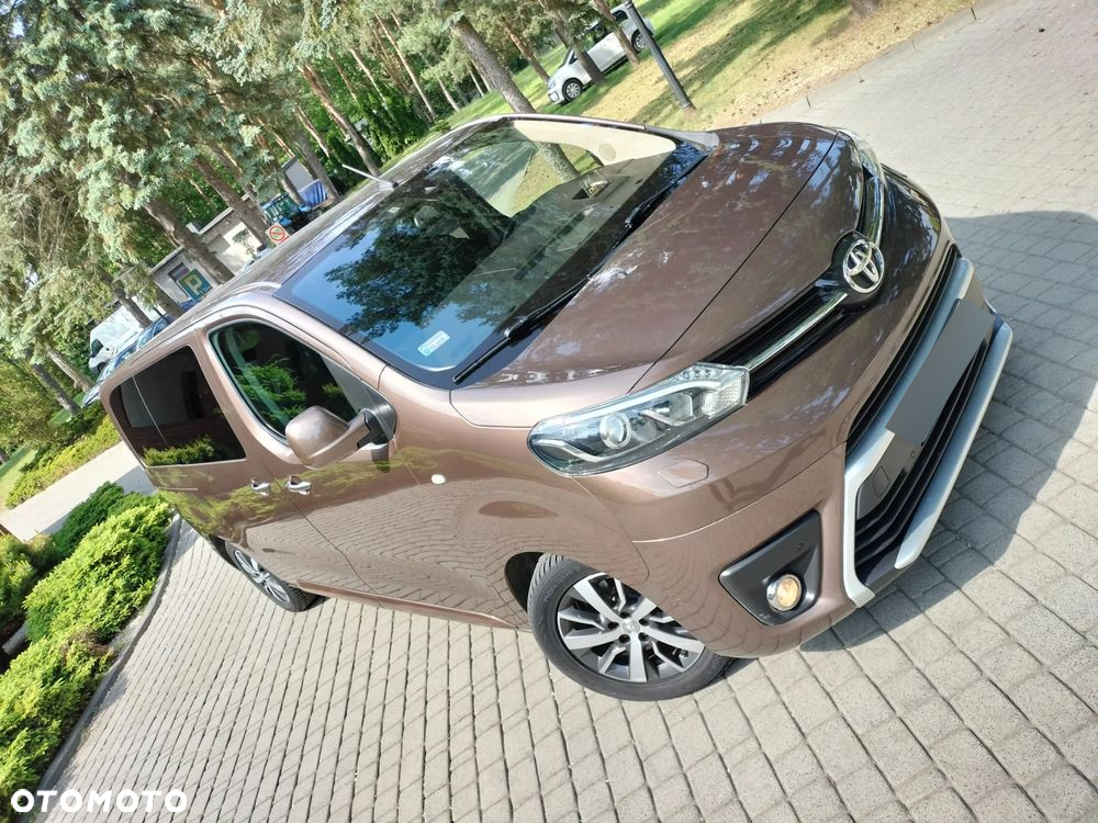 Toyota Proace Verso 2.0 D4-D Medium VIP - 24