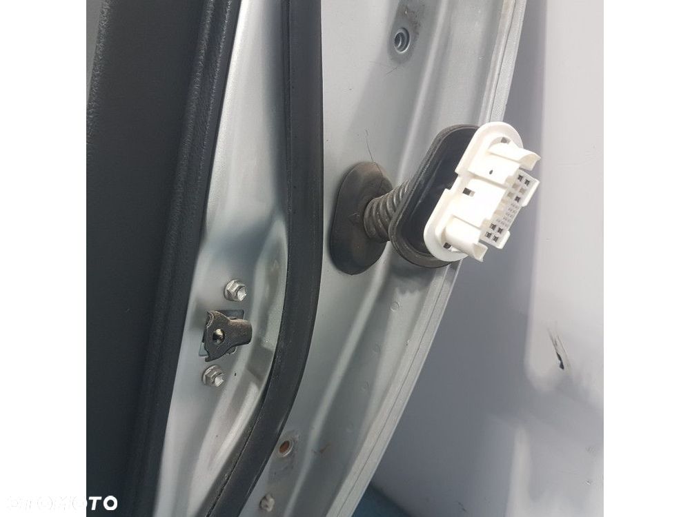 TOYOTA RAV4 III DRZWI TYŁ LEWE 1F7 - 7