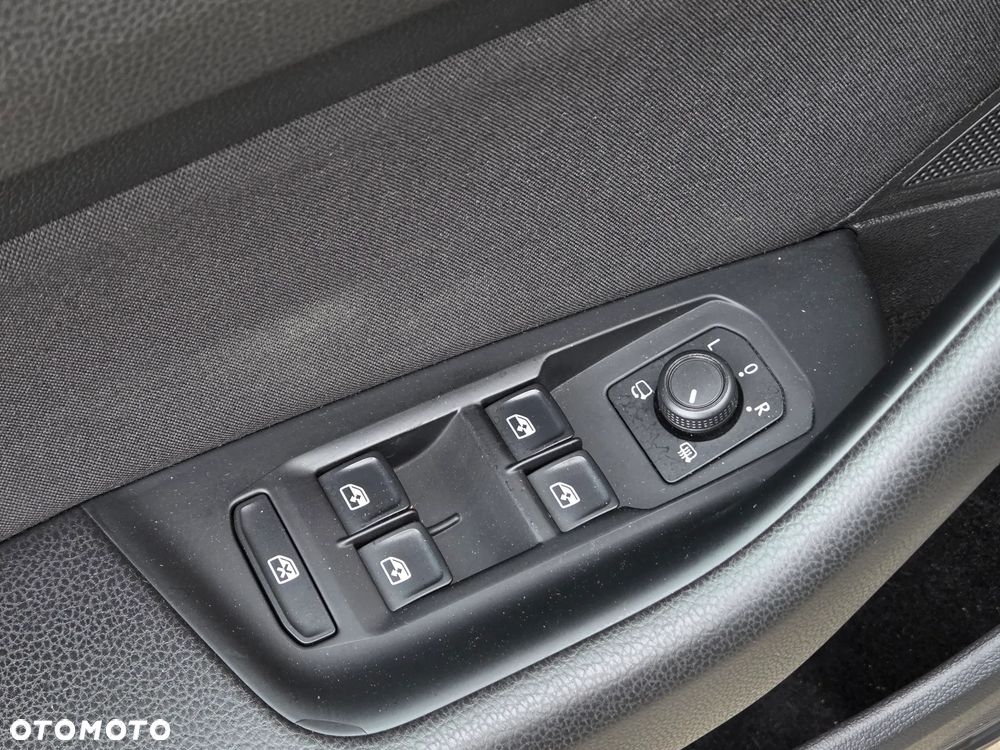 Volkswagen Passat 2.0 TDI SCR DSG Comfortline - 31
