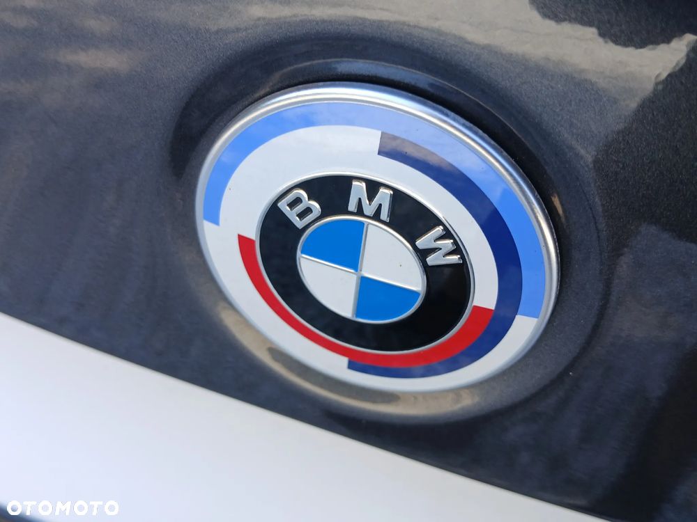 BMW Seria 3 330e PHEV xDrive M Sport sport - 38