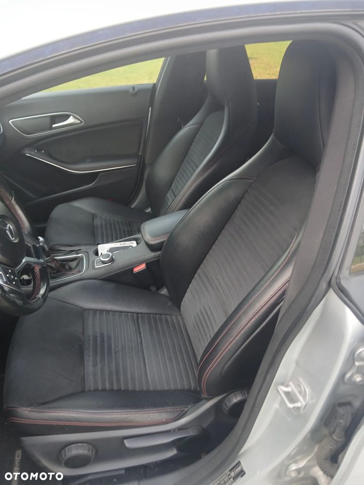 Mercedes-Benz CLA 180 AMG Line - 6