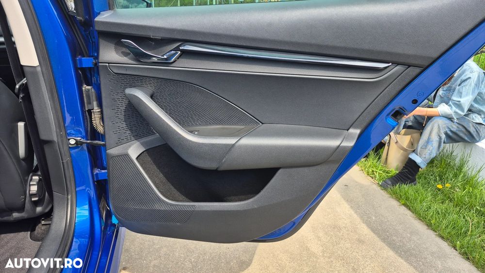 Skoda Octavia 2.0 TDI DSG Ambition - 6